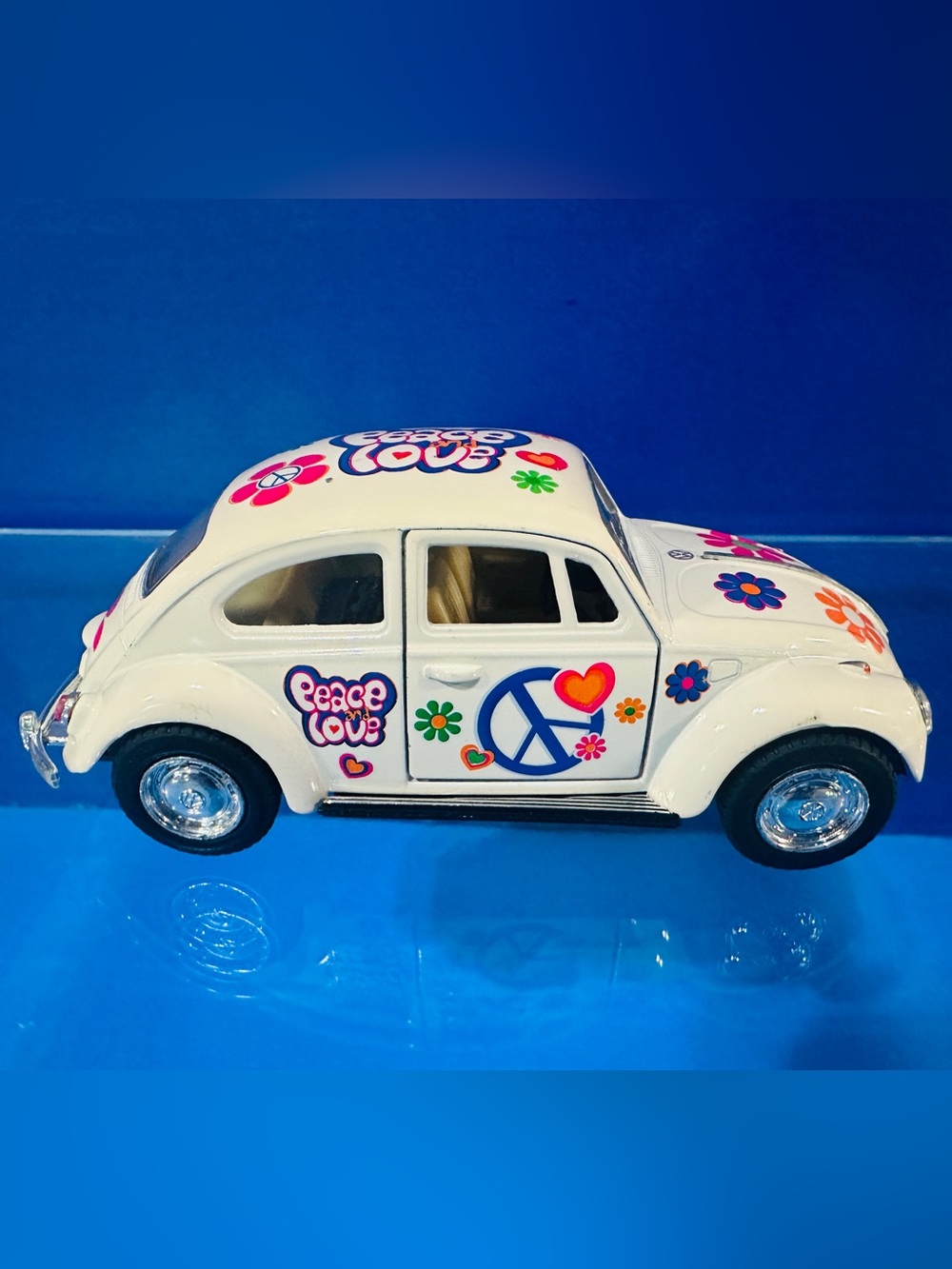 Love Bug Classic Beetle 1967 Volkswagen Die Cast Metal Car Toy Doors Open 4.75”
